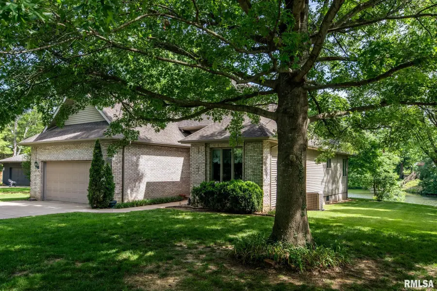 307 Woodlake Court, Carterville, IL 62918 - #3