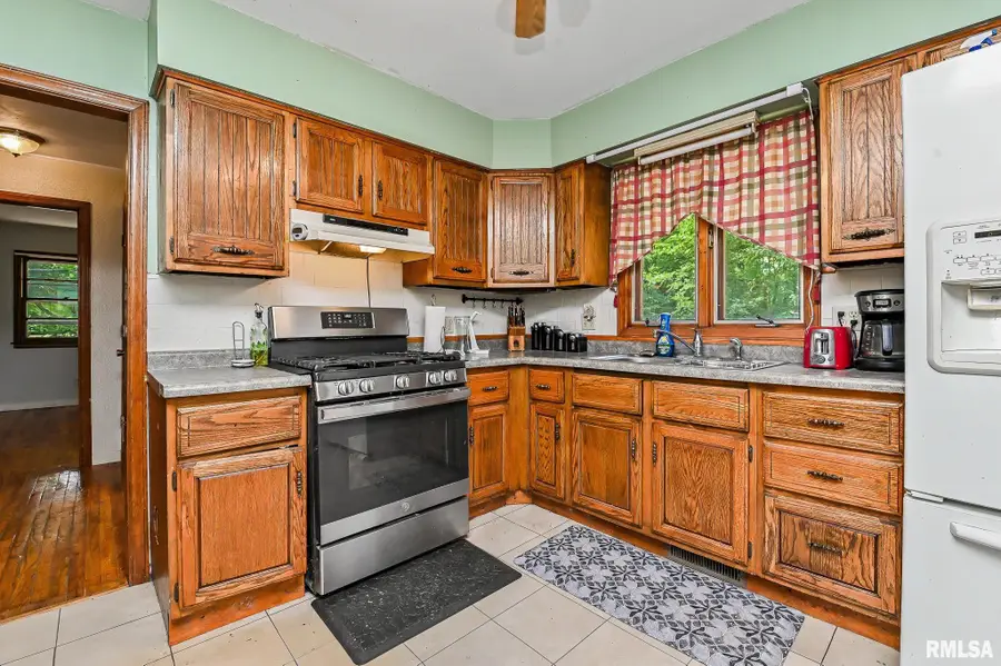 100 Marion Street, East Peoria, IL 61611 - #3