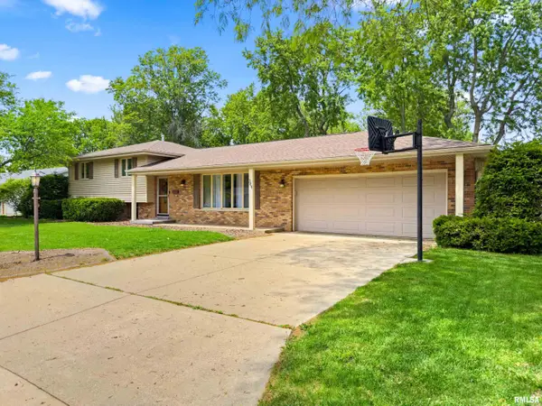 349 E Forestwood Street, Morton, IL 61550