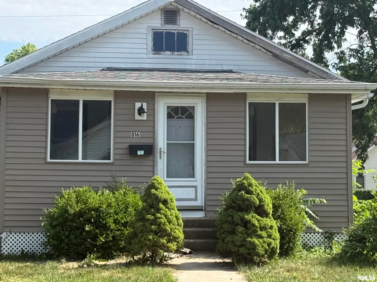 816 Saint Julian Street, Pekin, IL 61554 - #1