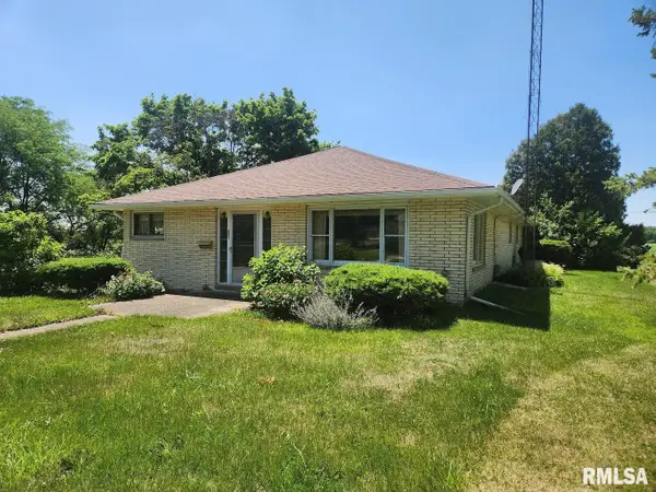 300 N 3rd Street, Wyoming, IL 61491