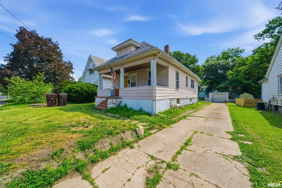 3120 N New York Avenue, Peoria, IL 61603 - #3