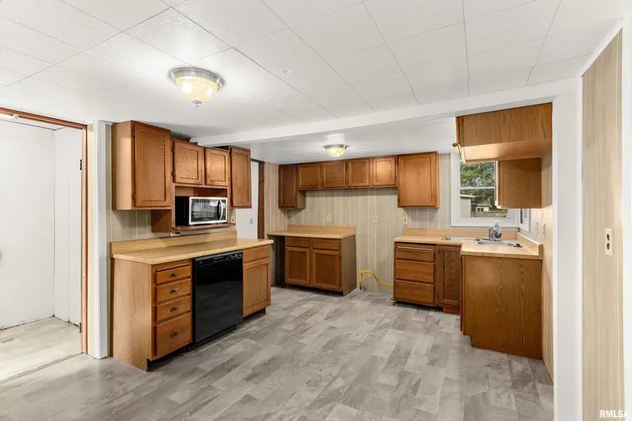 273 Koch Street, Pekin, IL 61554 - #3