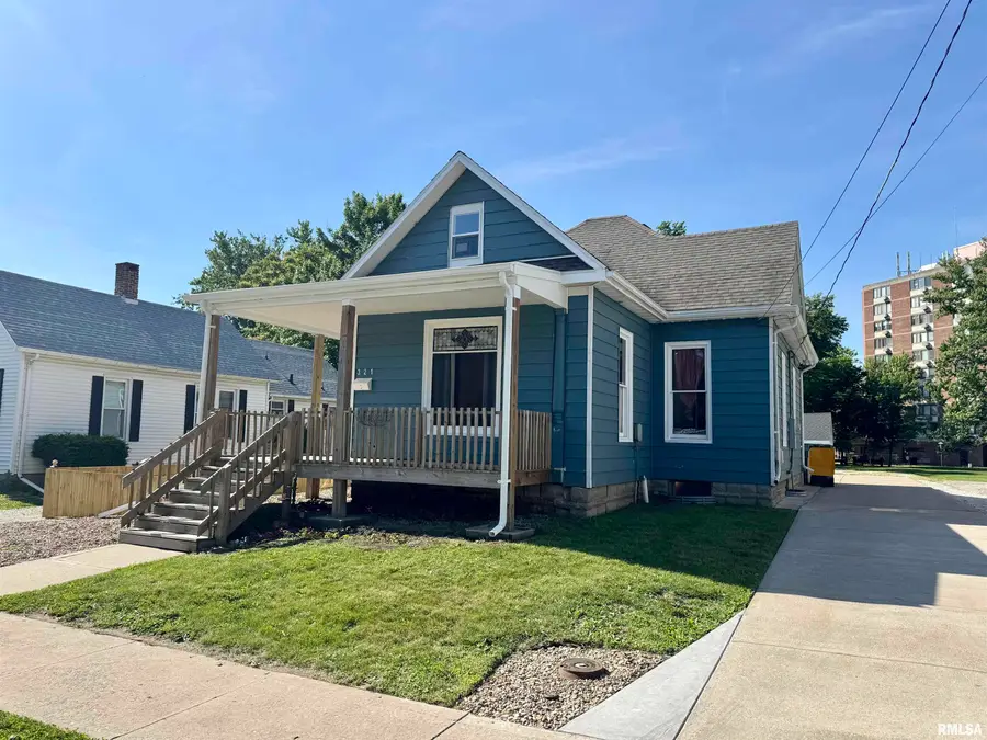 321 W Jefferson Street, Macomb, IL 61455 - #3