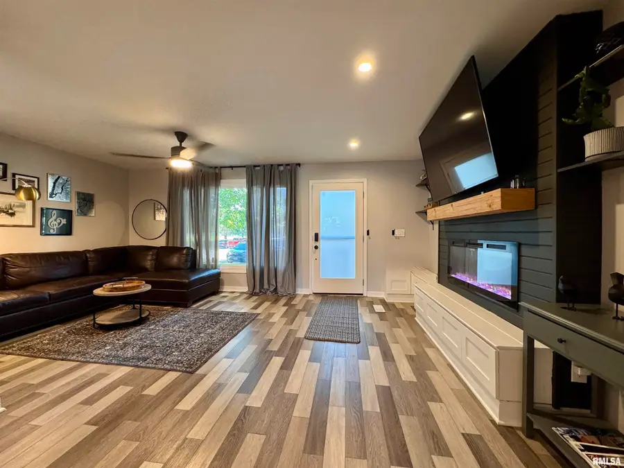 255 Jamestown Road, Macomb, IL 61455 - #2