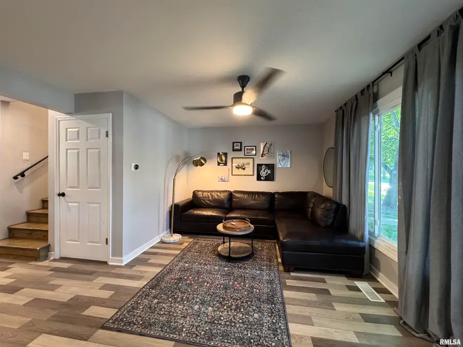 255 Jamestown Road, Macomb, IL 61455 - #3