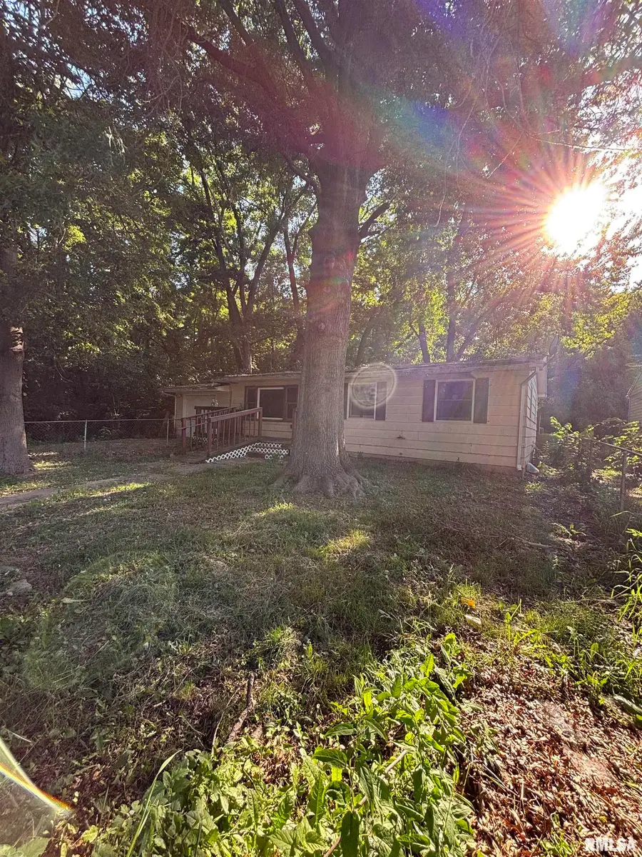 1511 S Queens Drive, Peoria, IL 61605 - #2