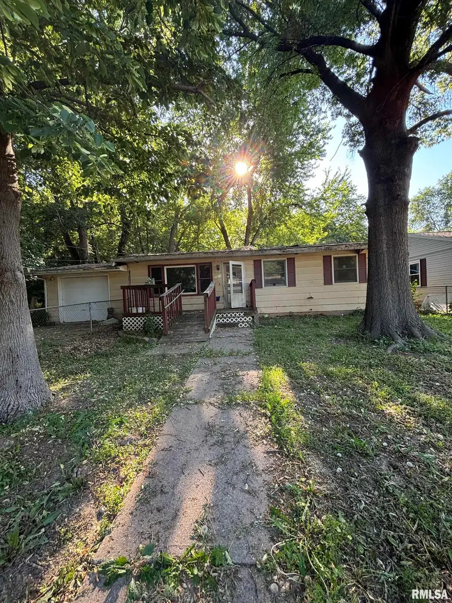 1511 S Queens Drive, Peoria, IL 61605 - #3