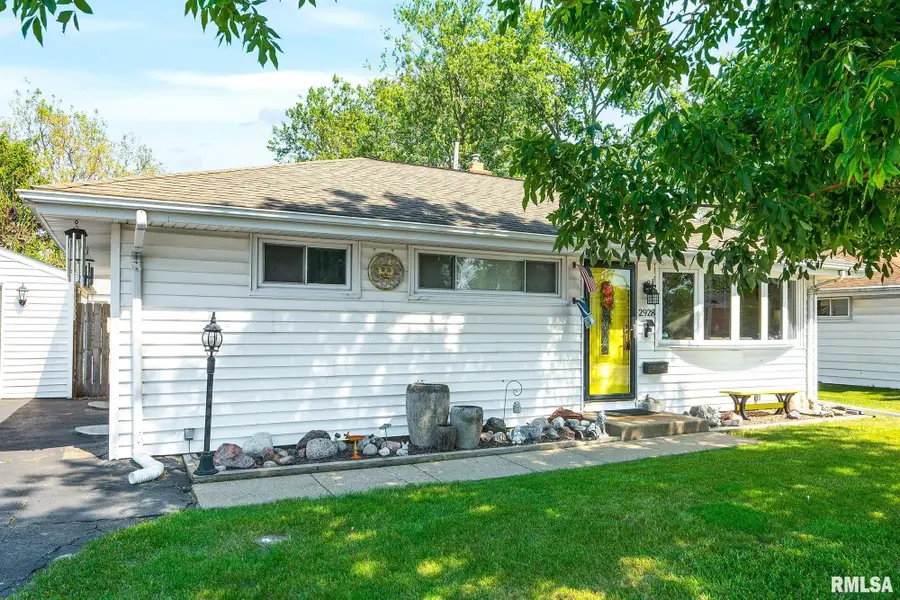 2928 N Sterling Avenue, Peoria, IL 61604 - #3