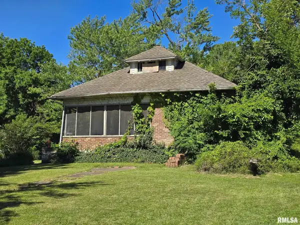 815 S Division Street, Carterville, IL 62918