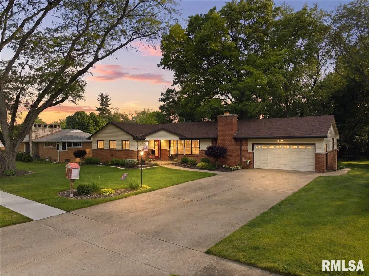 930 Birchwood Drive, Washington, IL 61571 - #1