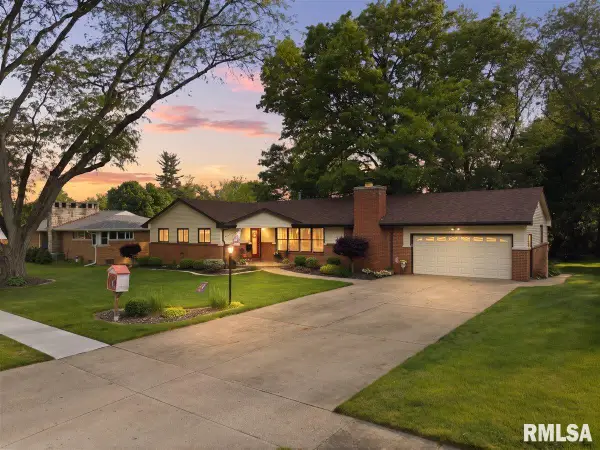 930 Birchwood Drive, Washington, IL 61571