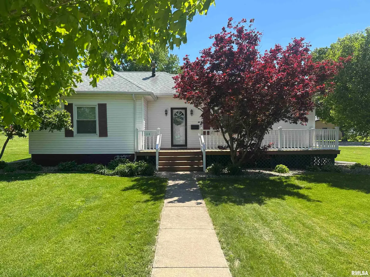 114 S Lincoln Street, Washburn, IL 61570 - #1