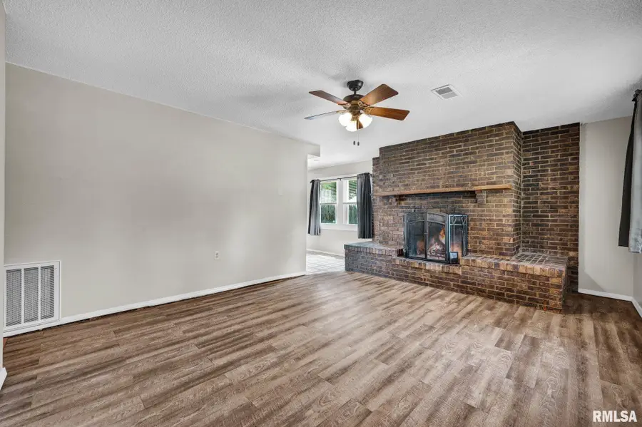 706 Lasalle Boulevard, Marquette Heights, IL 61554 - #2