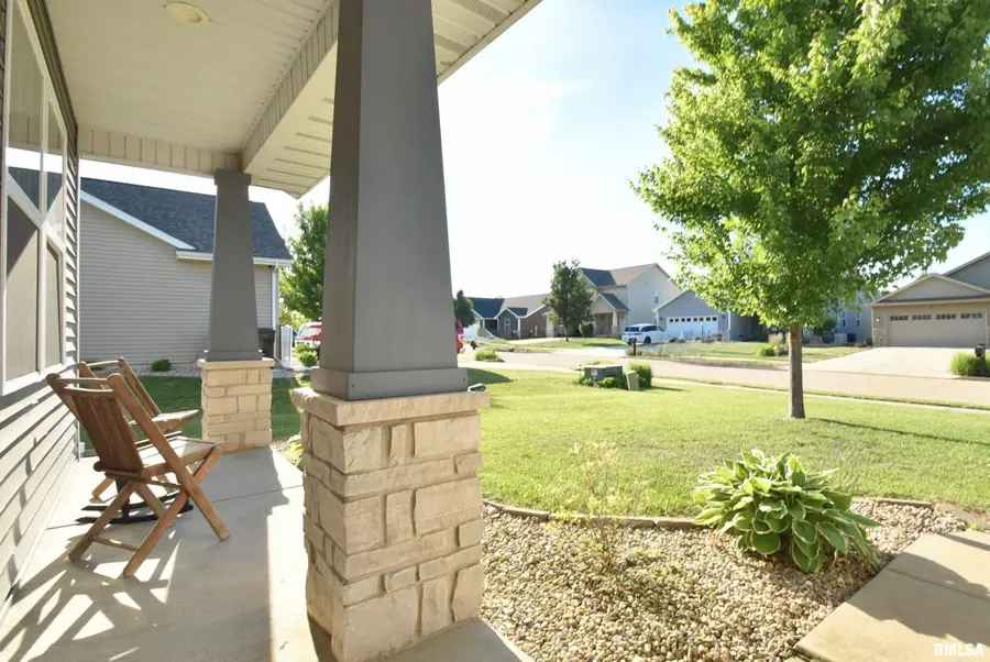 526 Cottonwood Circle, East Peoria, IL 61611 - #2
