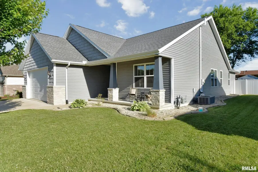 526 Cottonwood Circle, East Peoria, IL 61611 - #3