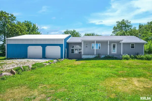 118 S Locust Street, Williamsfield, IL 61489