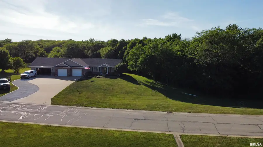 324 Casey Road, Farmington, IL 61531 - #3