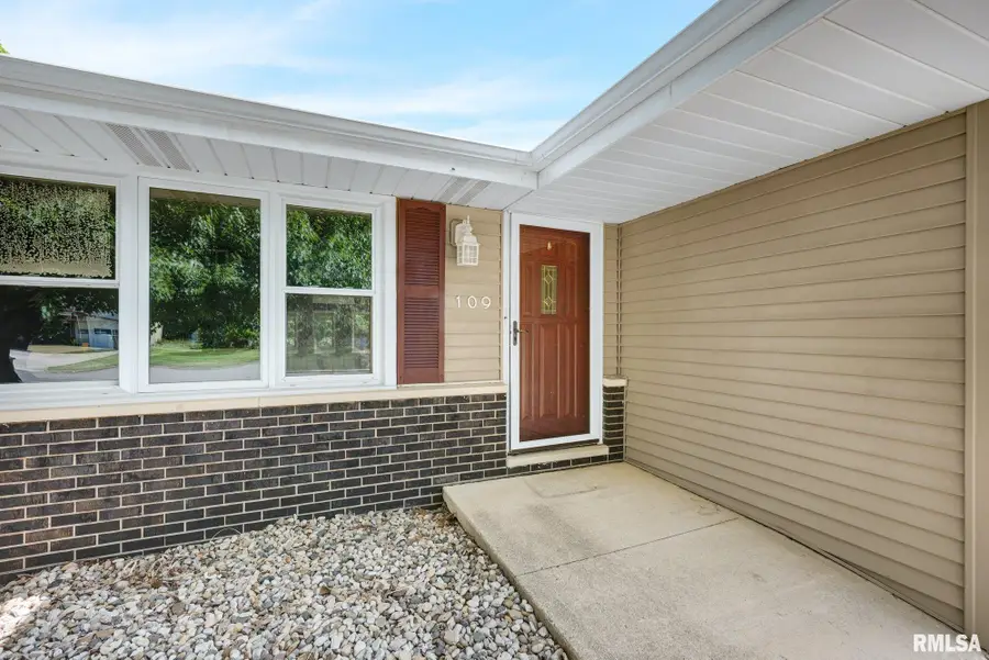 109 Pebble Court, East Peoria, IL 61611 - #2