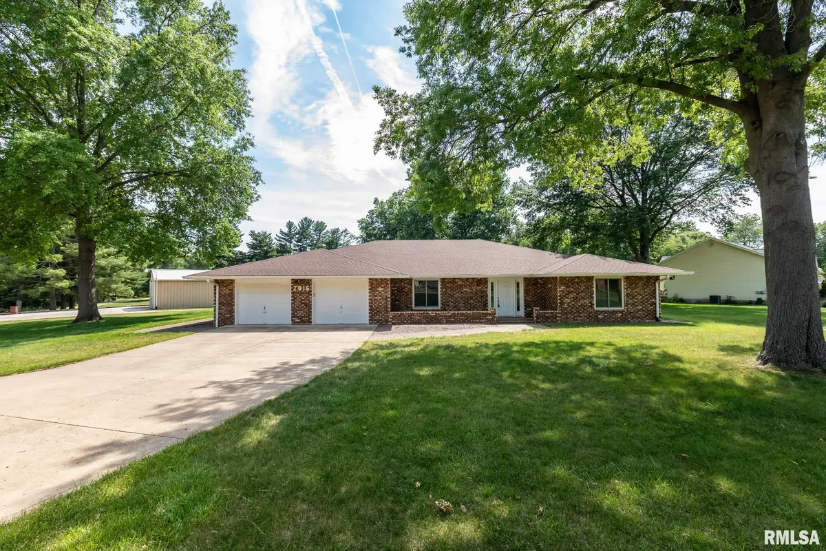 2816 Sheridan Road, Pekin, IL 61554 - #1