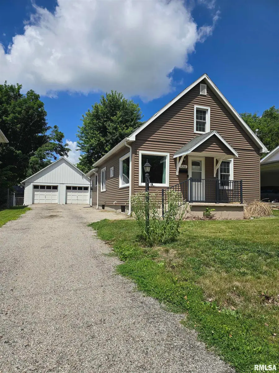 726 N 7th Avenue, Canton, IL 61520 - #2