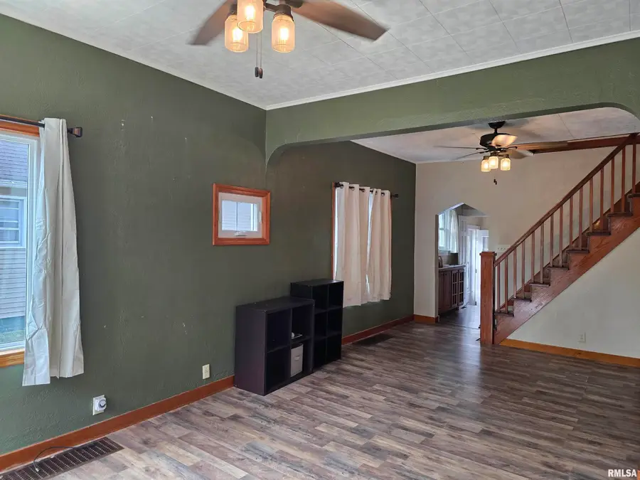 726 N 7th Avenue, Canton, IL 61520 - #3