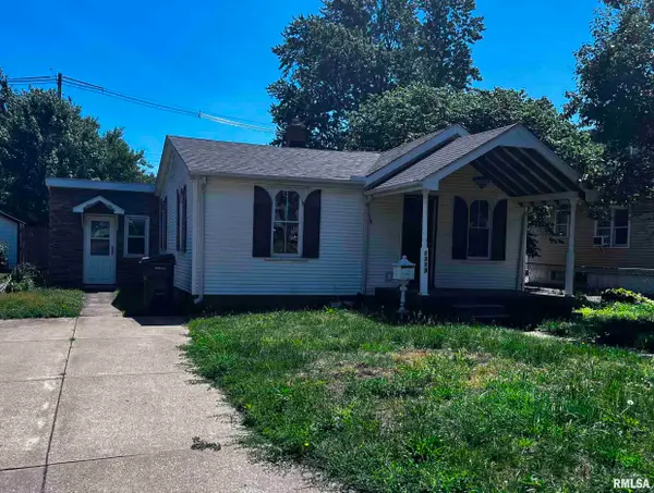 1318 S 11th Street, Pekin, IL 61554