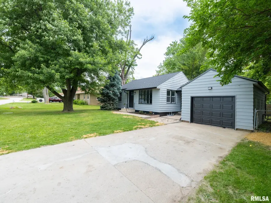 622 W Hawliette Court, Peoria, IL 61614 - #2