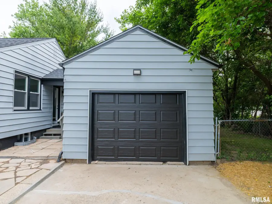 622 W Hawliette Court, Peoria, IL 61614 - #3
