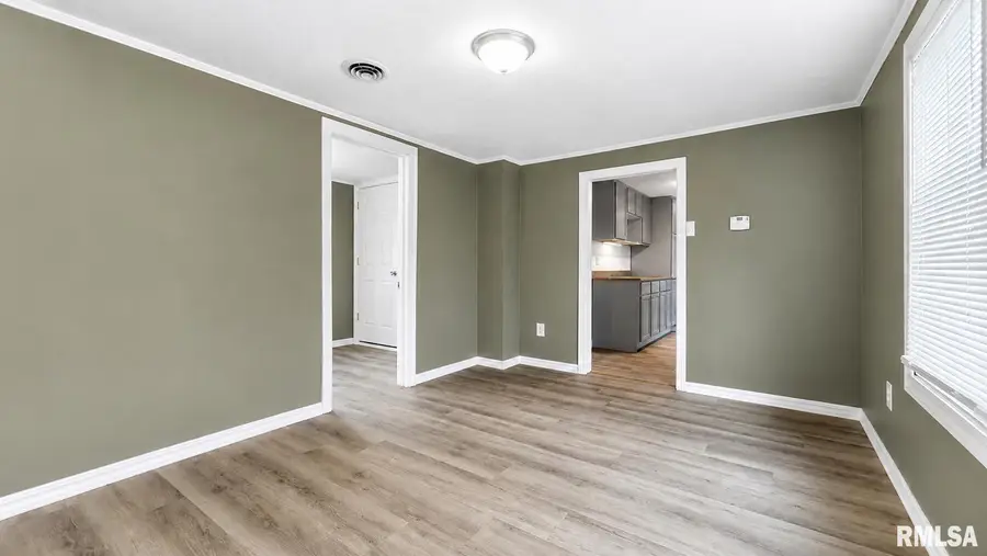 565 Roosevelt Street, Creve Coeur, IL 61610 - #3