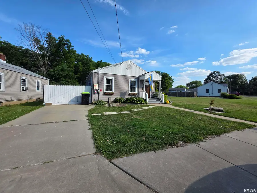 244 Lawnridge Drive, Creve Coeur, IL 61610 - #2