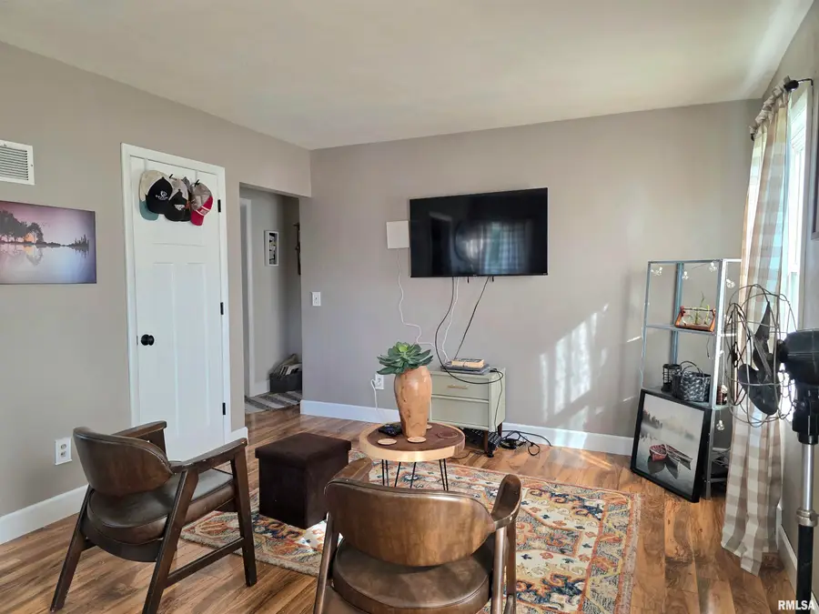 244 Lawnridge Drive, Creve Coeur, IL 61610 - #3