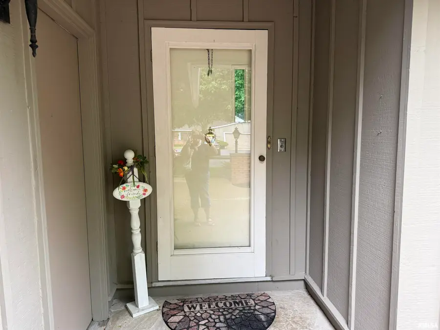 7100 N Fox Point Drive #3, Peoria, IL 61614 - #3