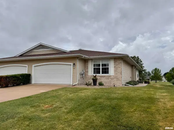 1123 Hawthorn Ridge, Macomb, IL 61455