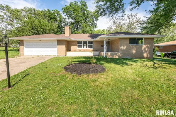 4030 N Brookdale Place, Peoria, IL 61614
