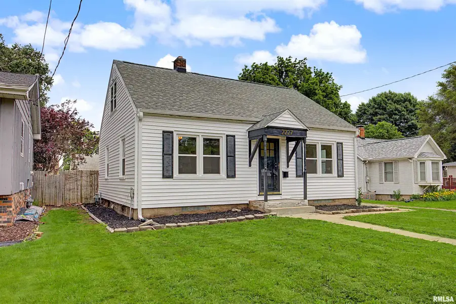 2227 W Callender Avenue, West Peoria, IL 61604 - #3