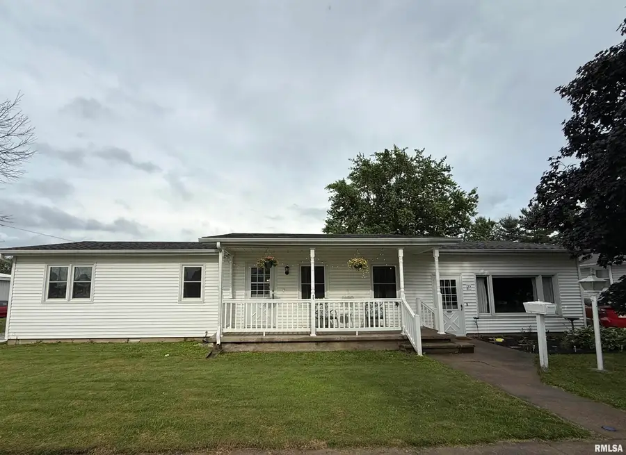 611 S Maple Street, Lewistown, IL 61542 - #2