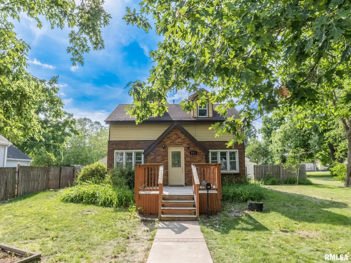 811 N 6th Street, Chillicothe, IL 61523 - #1
