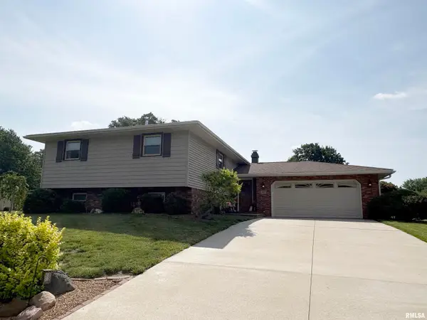 317 Arbor Vitae Drive, Germantown Hills, IL 61548