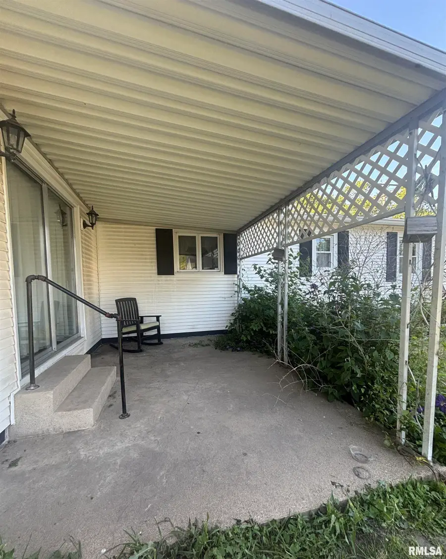 112 E Market Street, Yates City, IL 61572 - #2