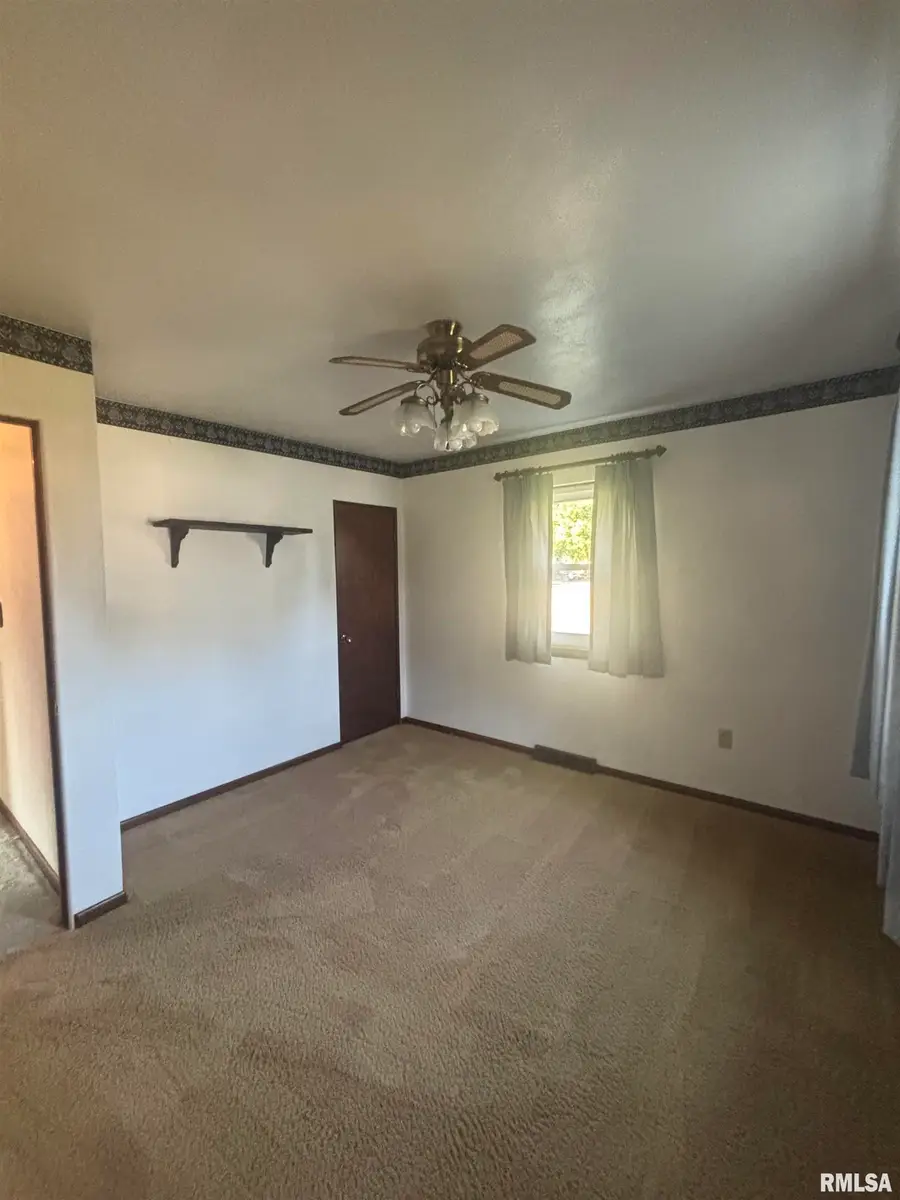 112 E Market Street, Yates City, IL 61572 - #3