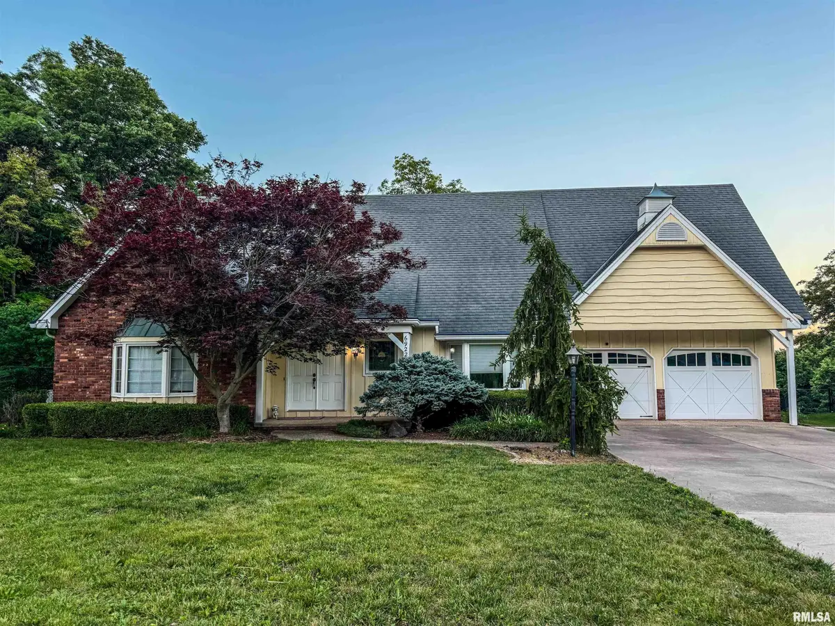6922 N Skyline Drive, Peoria, IL 61614 - #1