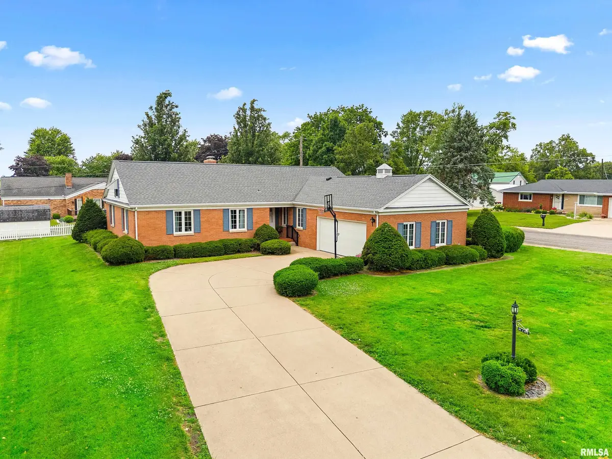 601 S West Street, Tremont, IL 61568 - #1