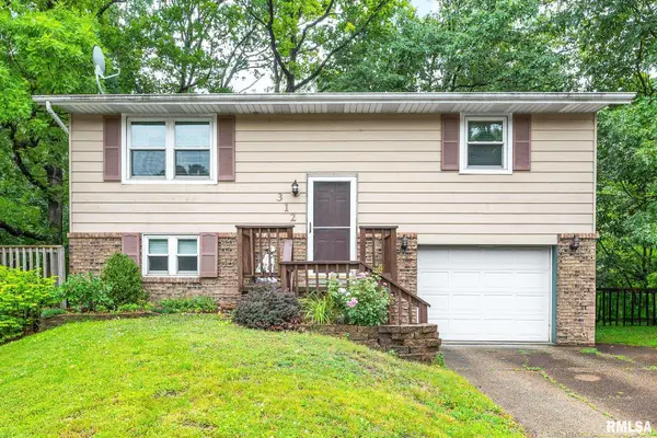 312 Season Drive, East Peoria, IL 61611