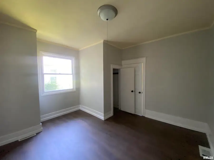 624 E Maple Street, Canton, IL 61520 - #2