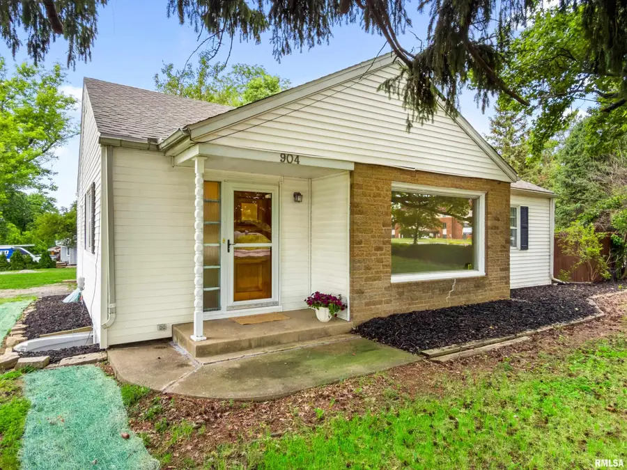 904 W Glen Avenue, Peoria, IL 61614 - #2