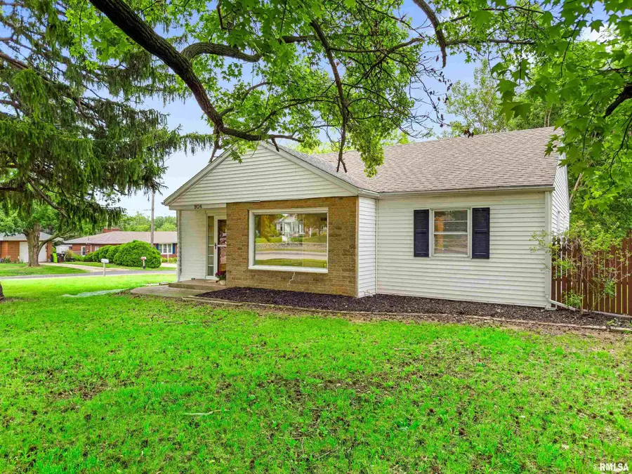 904 W Glen Avenue, Peoria, IL 61614 - #3