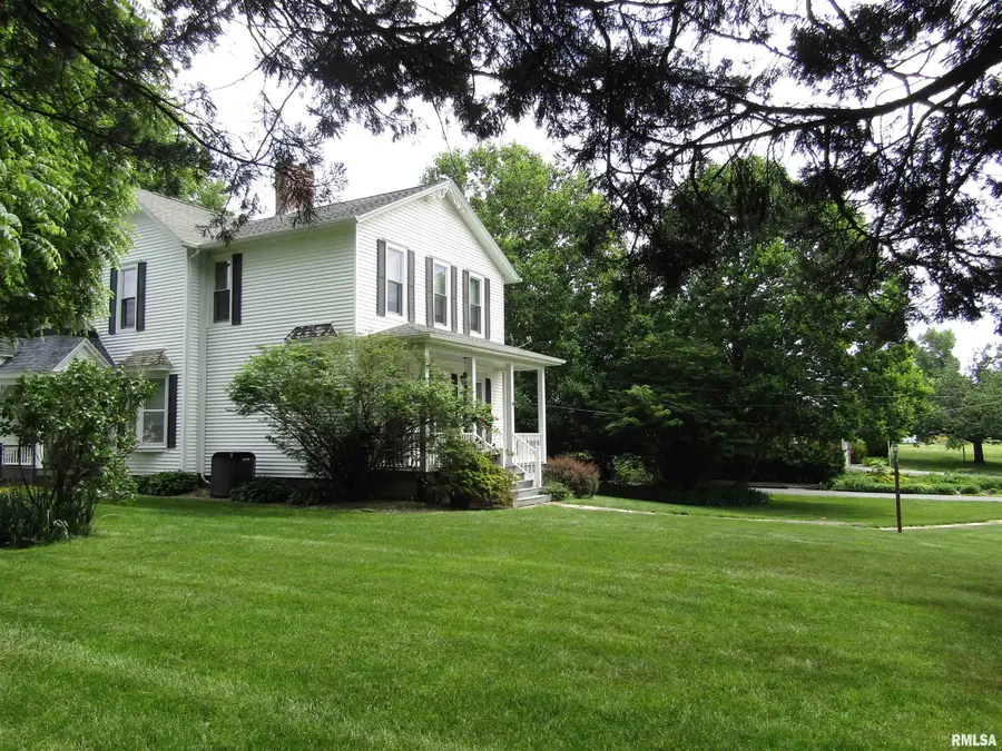 634 W Euclid Avenue, Lewistown, IL 61542 - #3