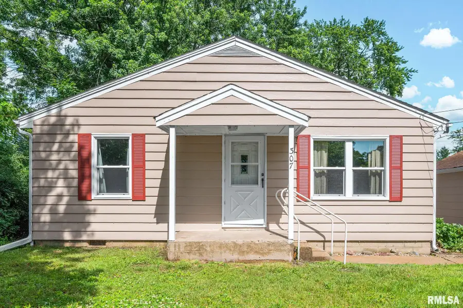 307 Wagner Street, Washington, IL 61571 - #3