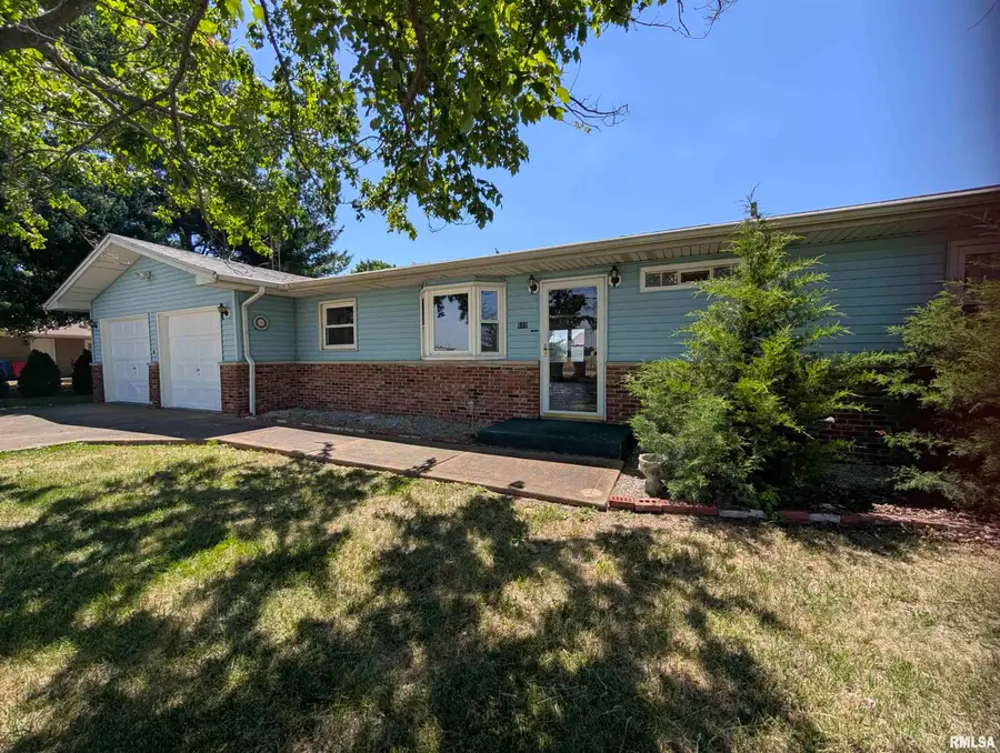 610 W Clinton Street, Brimfield, IL 61517 - #2